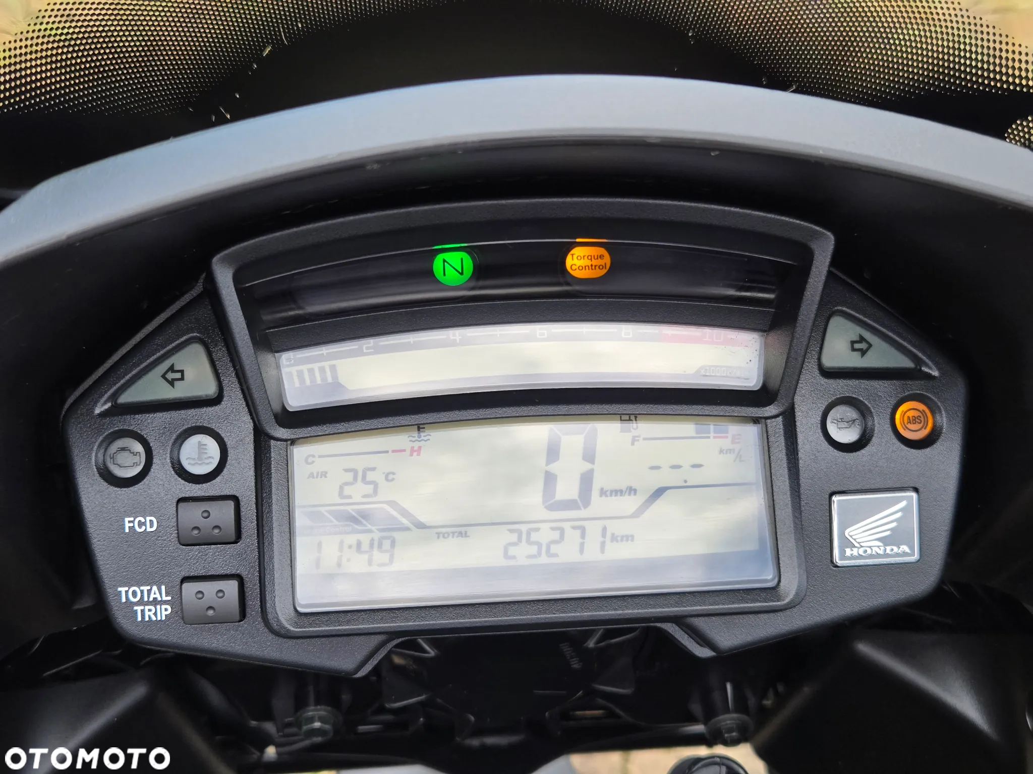 Honda VFR - 16
