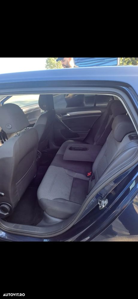 Volkswagen Golf - 1