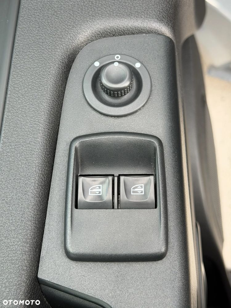 Renault TRAFIC - 15
