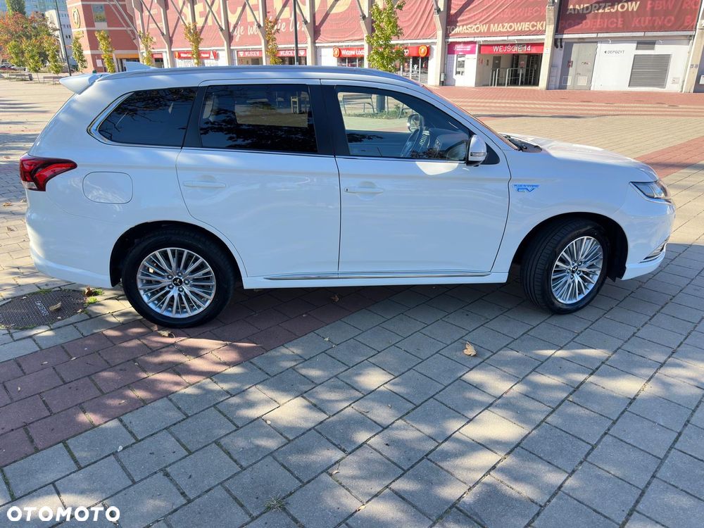 Mitsubishi Outlander - 30