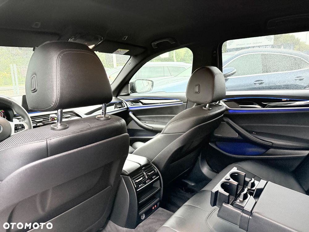 BMW Seria 5 520d Sport Line - 32