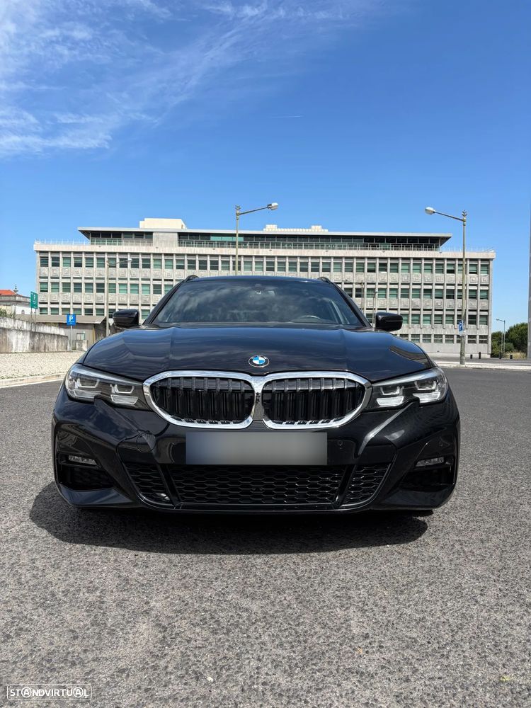 BMW 320 d Pack Desportivo M Auto - 2