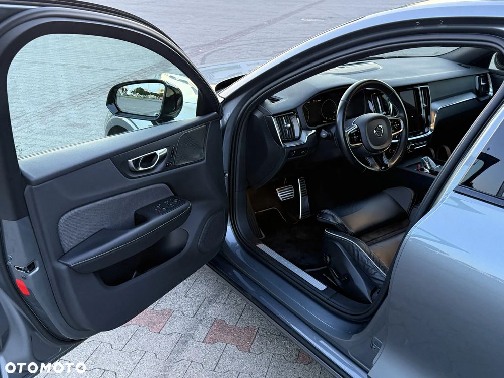 Volvo S60 B4 B R-Design - 9