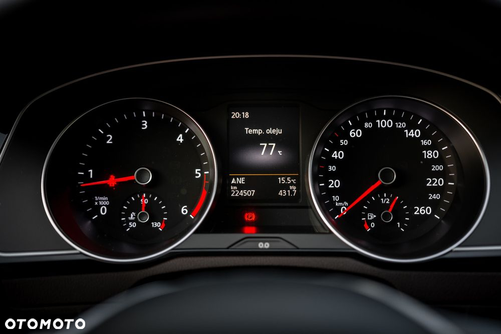 Volkswagen Passat 2.0 TDI BMT Highline - 28