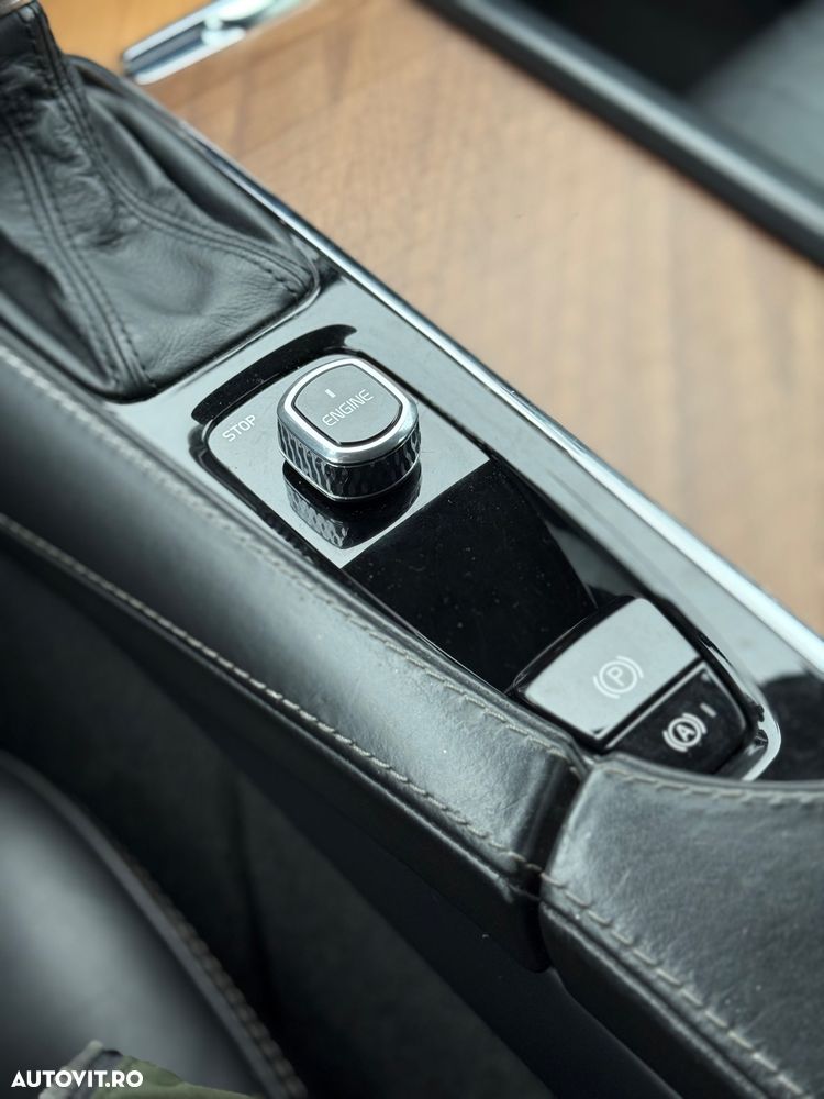 Volvo XC 90 D5 AWD Geartronic Momentum - 15