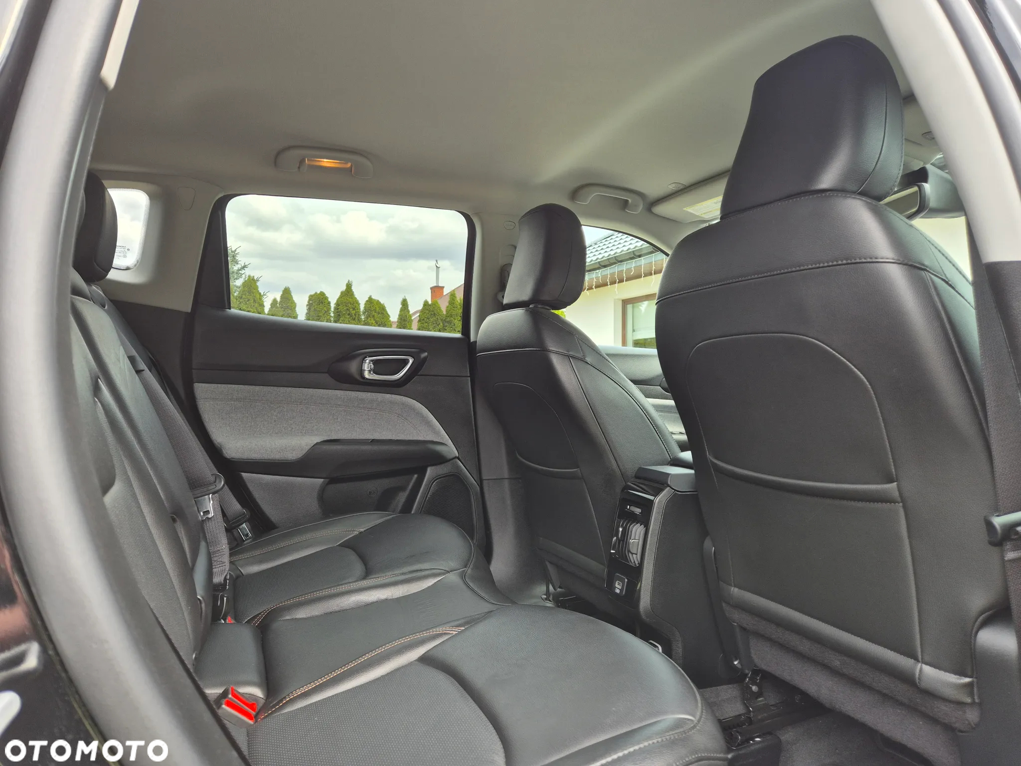 Jeep Compass - 10