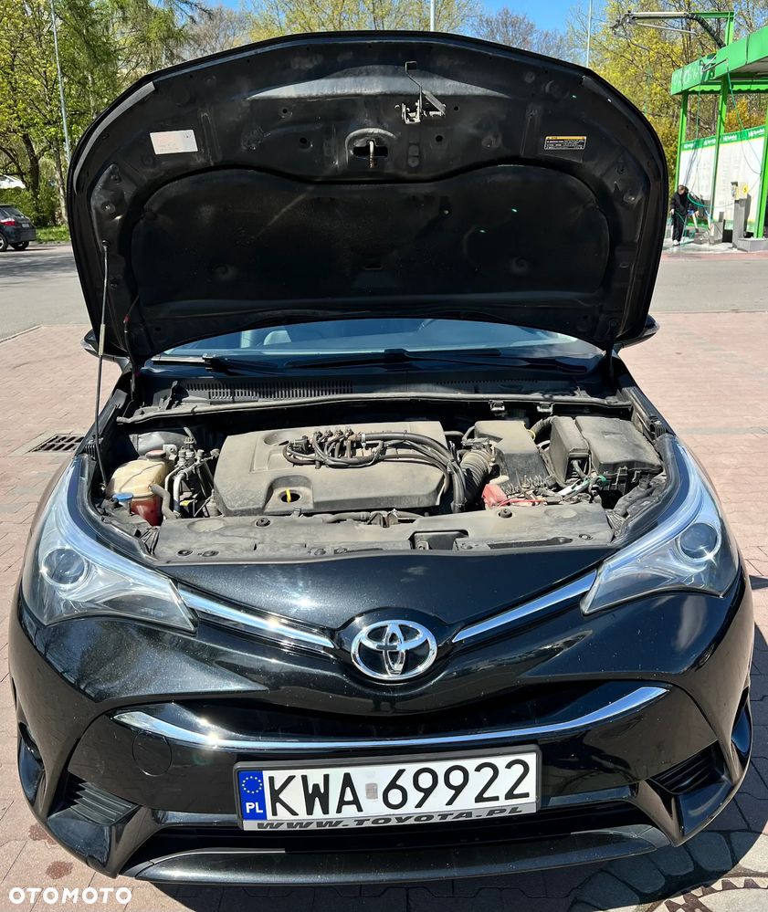 Toyota Avensis 1.8 Premium MS - 9