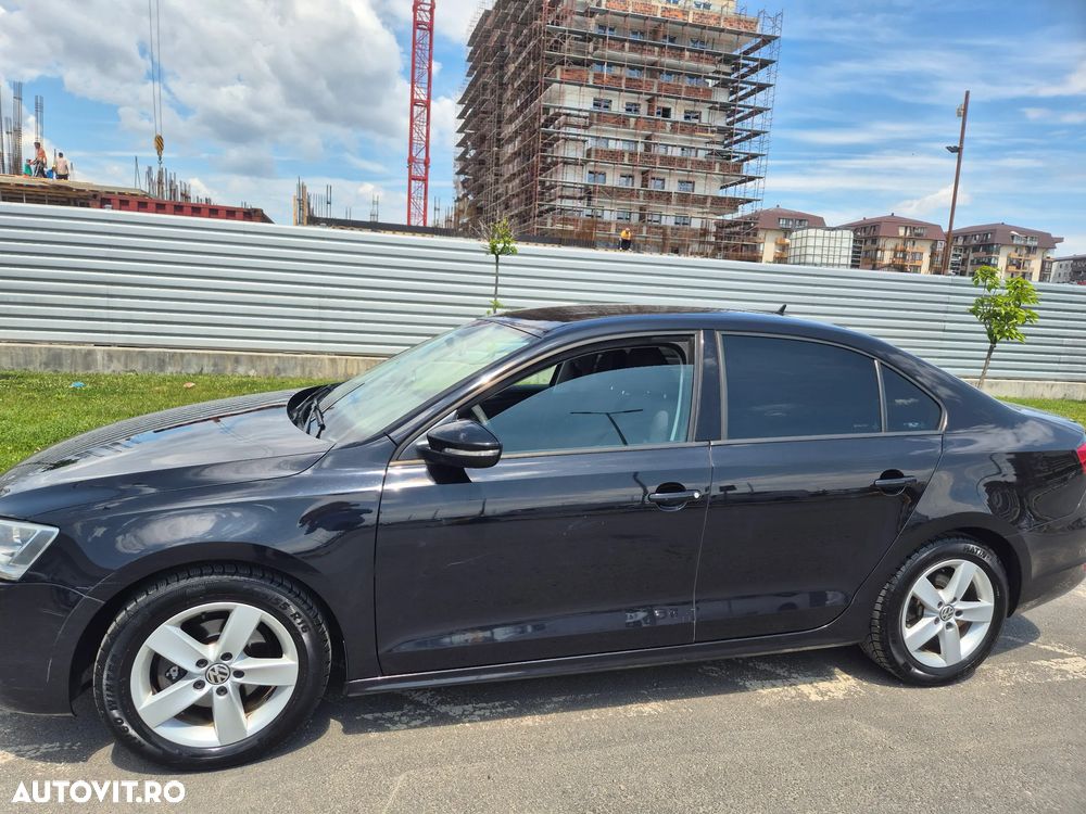 Volkswagen Jetta 1.2 TSI BMT Trendline - 8