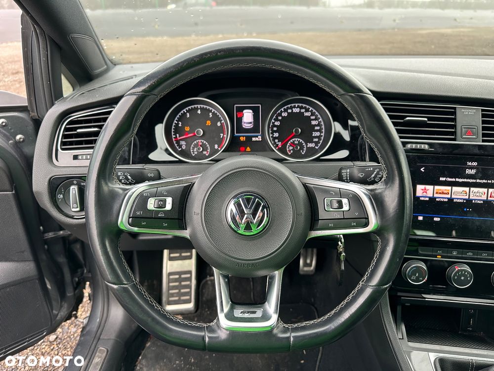 Volkswagen Golf - 27