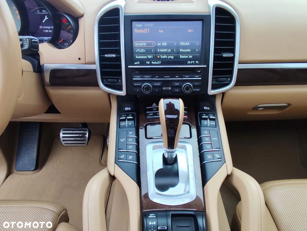 Porsche Cayenne S - 16
