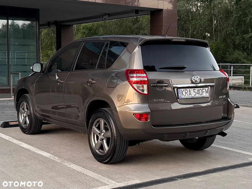 Toyota RAV4 - 18