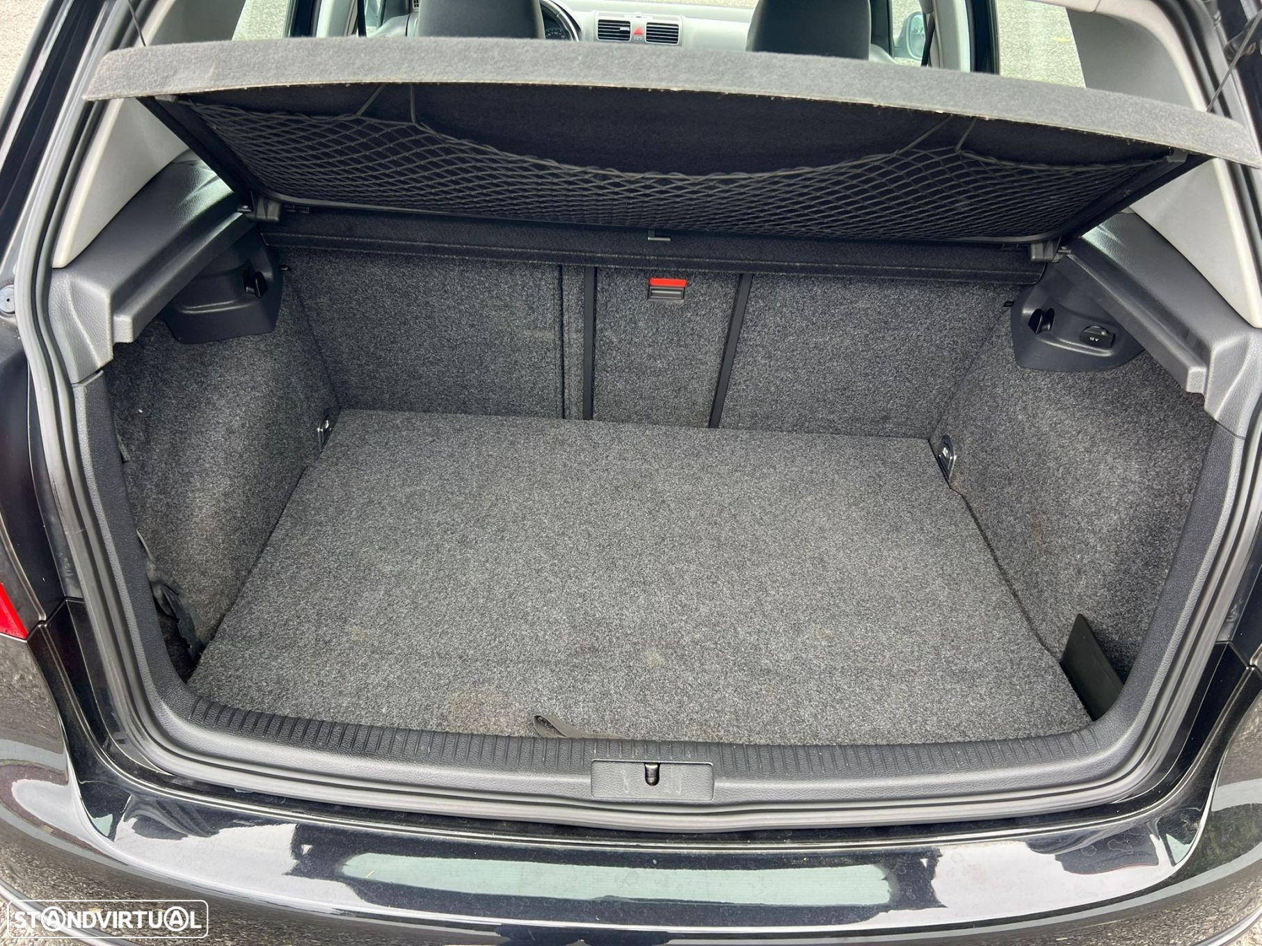 VW Golf 2.0 TDi Sport DSG - 17