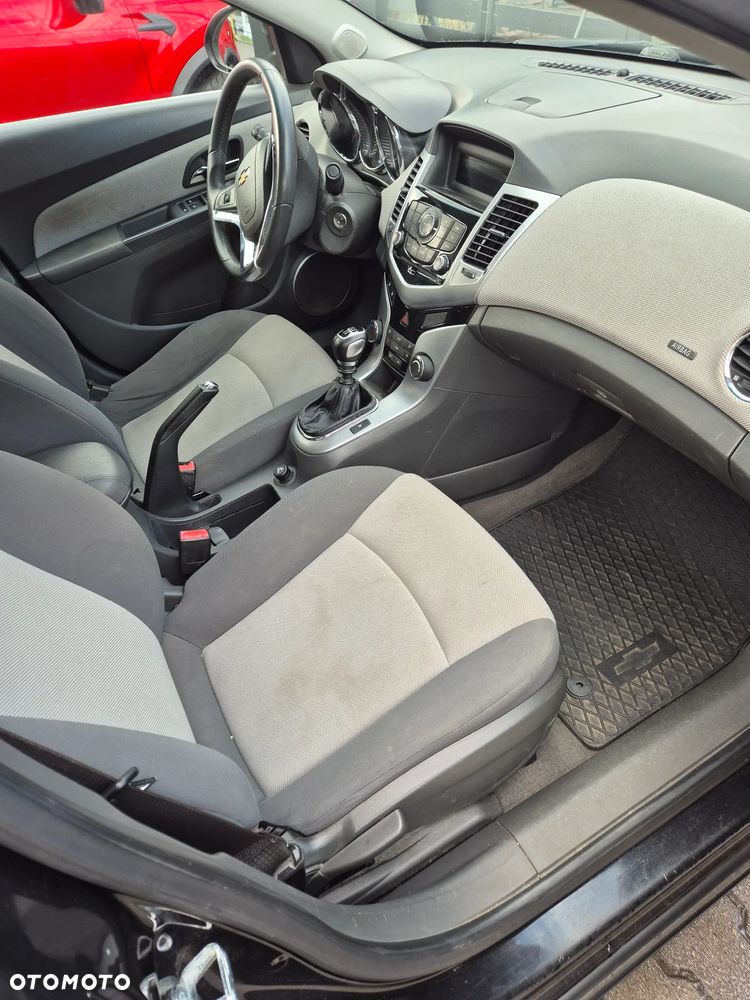 Chevrolet Cruze - 19