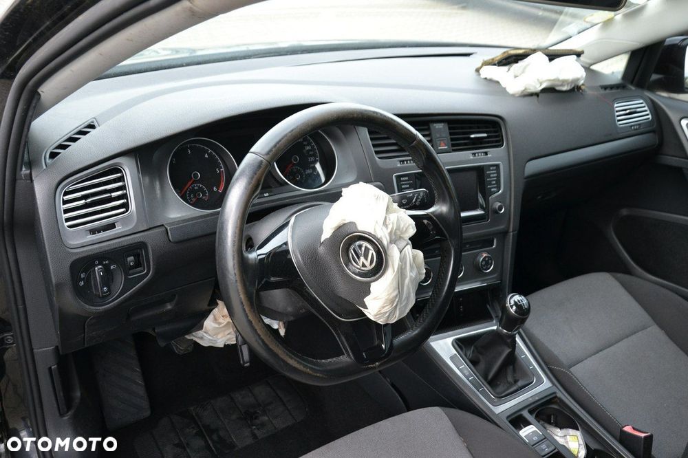 Volkswagen Golf - 18