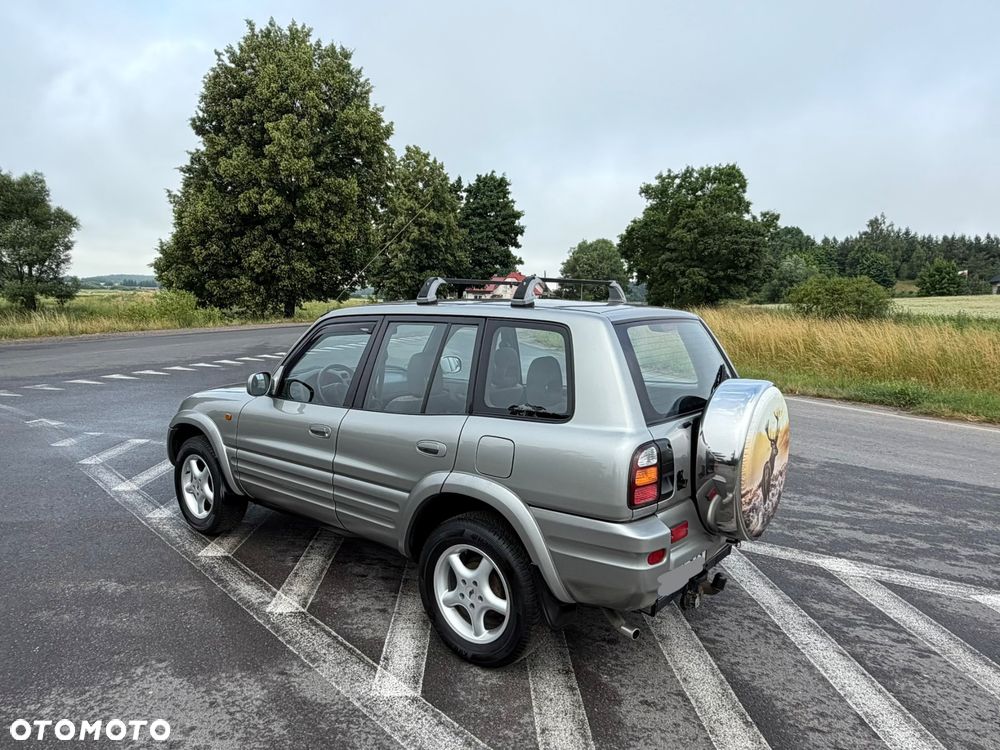 Toyota RAV4 2.0 Fun - 6