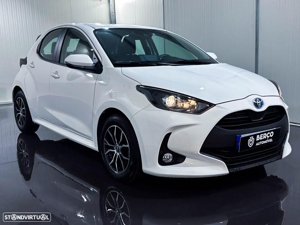 Toyota Yaris 2023 photo 3