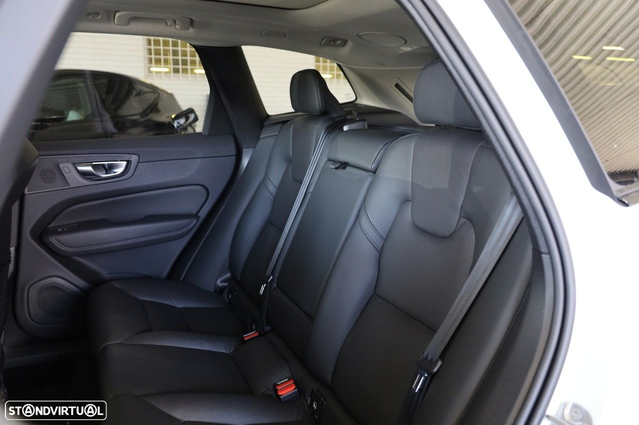 Volvo XC 60 2.0 T6 PHEV Ultimate Dark AWD - 7