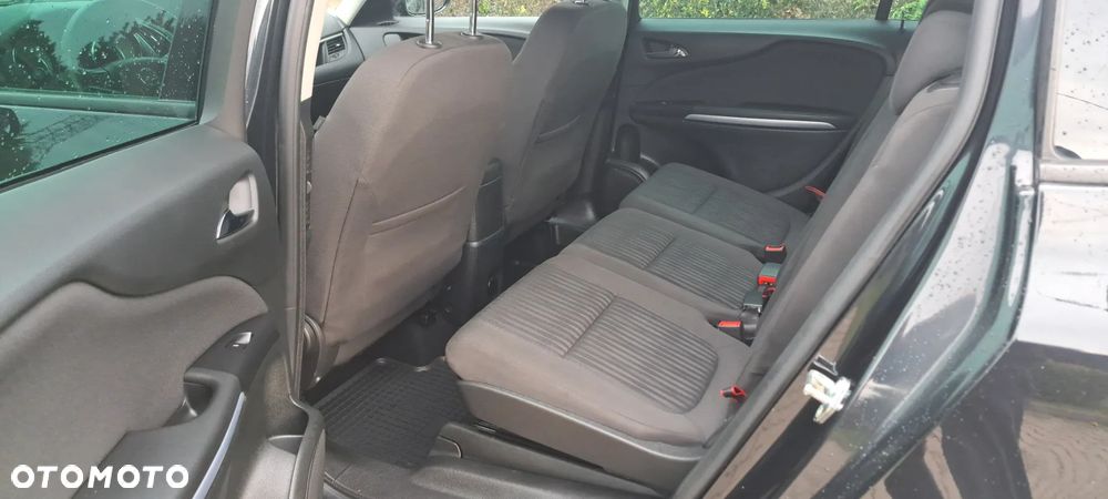 Opel Zafira - 27