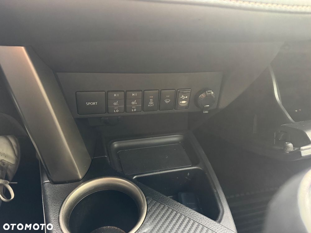 Toyota RAV4 - 22