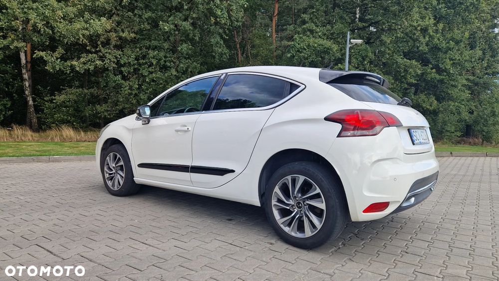 Citroën DS4 HDi 110 SoChic - 2
