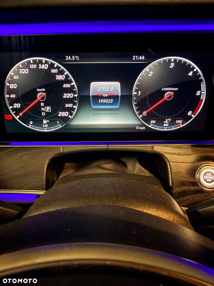 Mercedes-Benz Klasa E 220 d 4-Matic 9G-TRONIC - 17