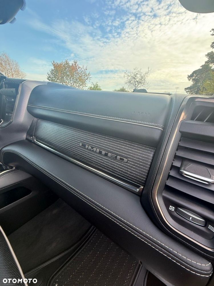 RAM 1500 5.7 Crew Cab Shortbed Limited Black - 16