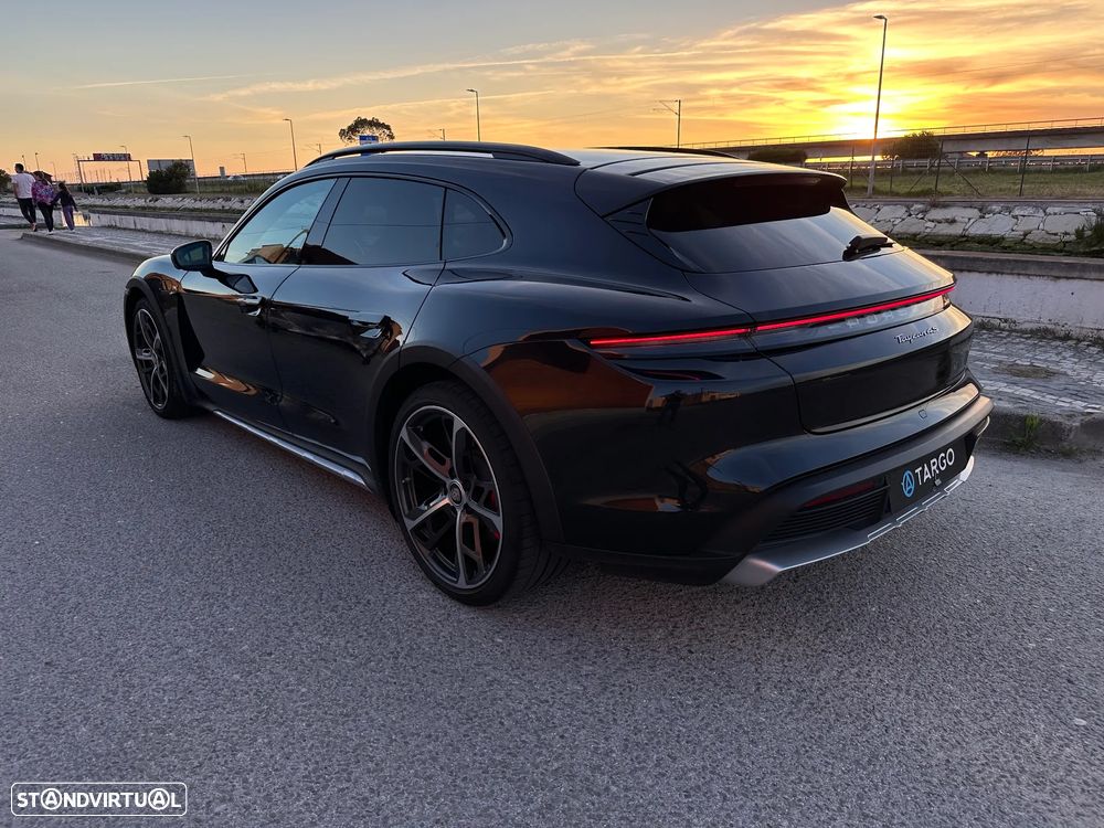 Porsche Taycan Cross Turismo 4S - 8