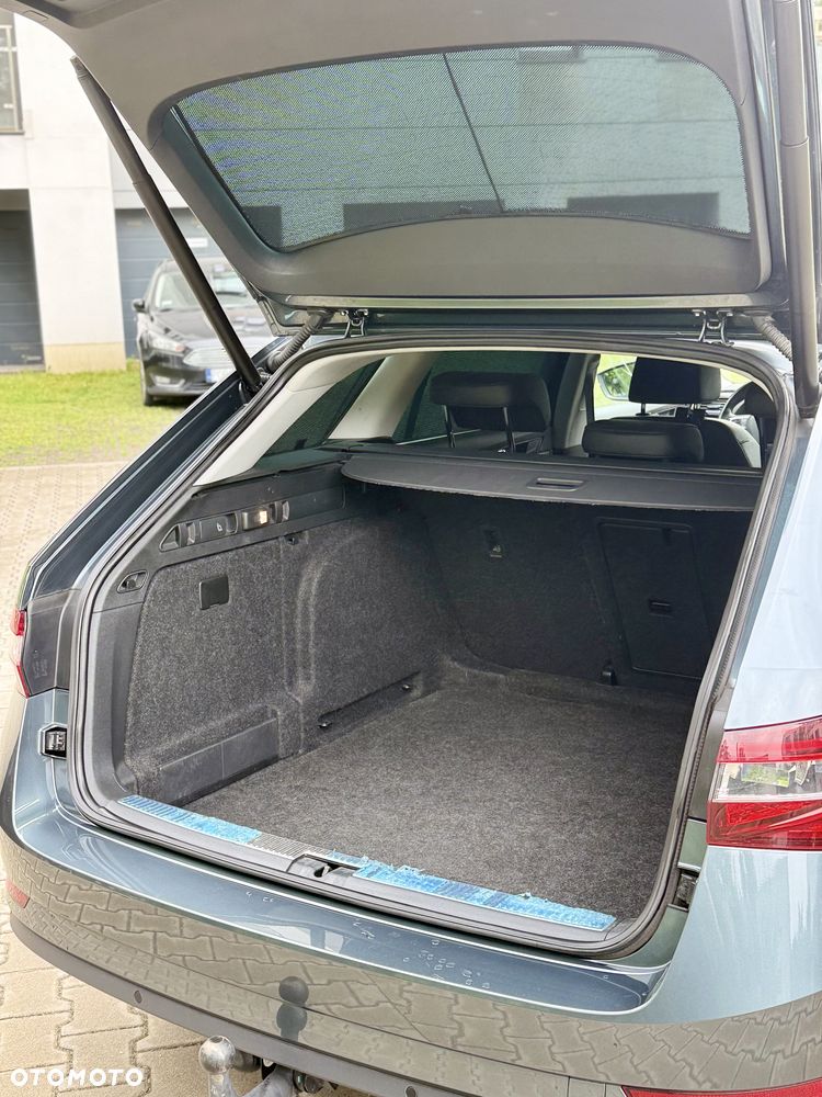 Skoda Superb 2.0 TDI 4x4 L&K DSG - 26