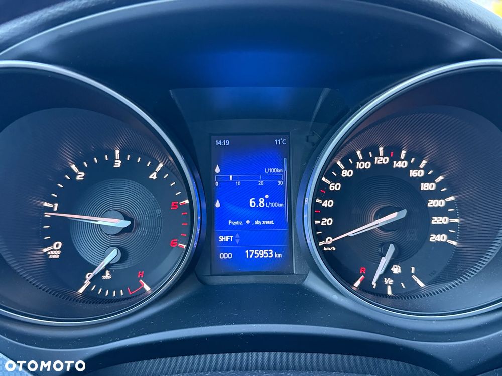 Toyota Avensis 2.0 D-4D Premium - 15