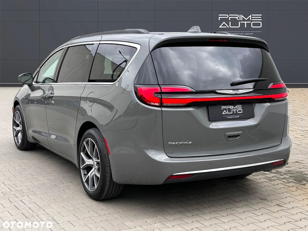 Chrysler Pacifica - 8