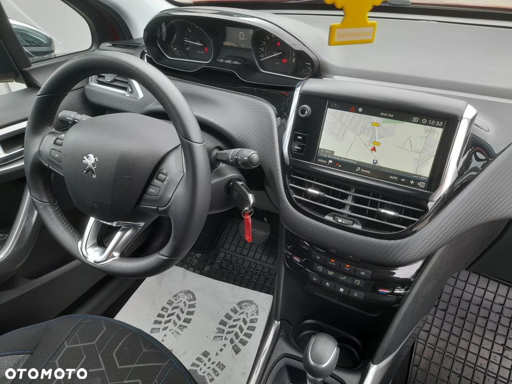 Peugeot 2008 1.2 Pure Tech Style S&S EAT6 - 26