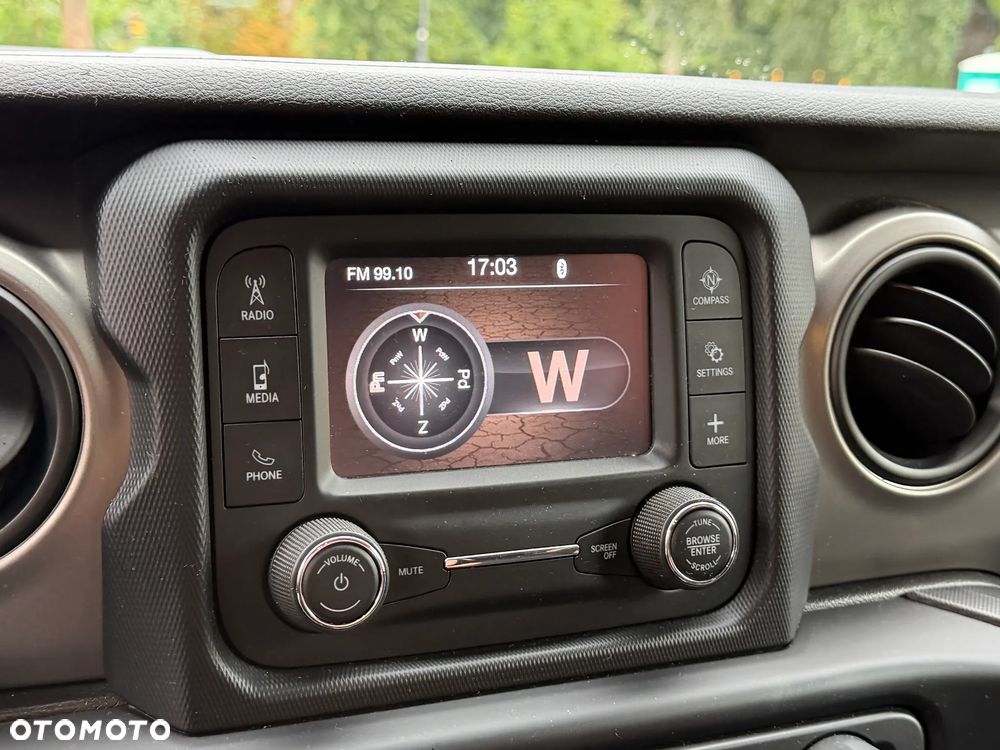 Jeep Wrangler - 22