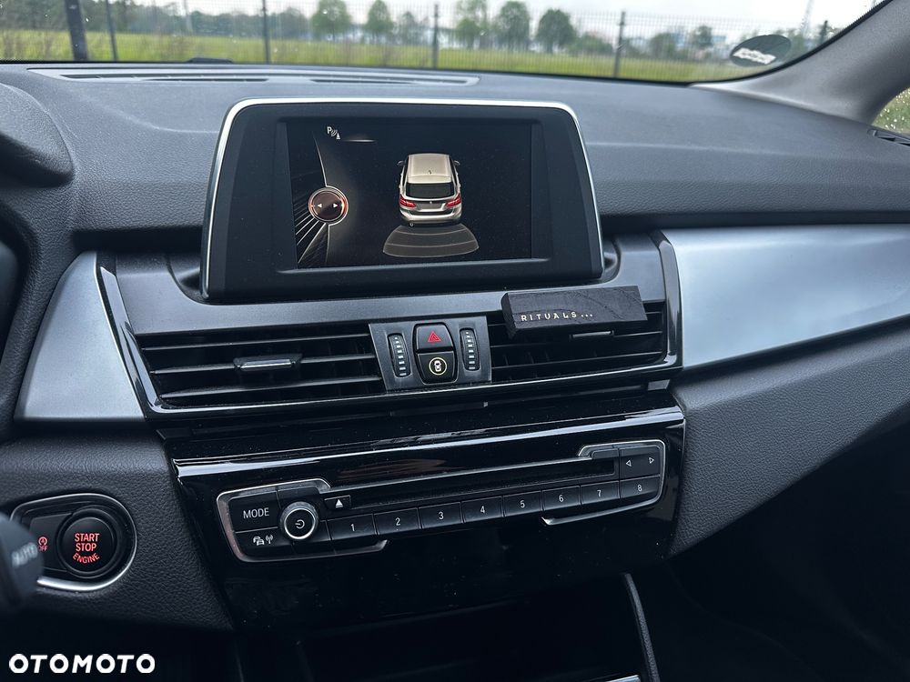 BMW Seria 2 218i - 9