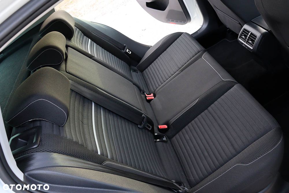 Volkswagen Golf - 30