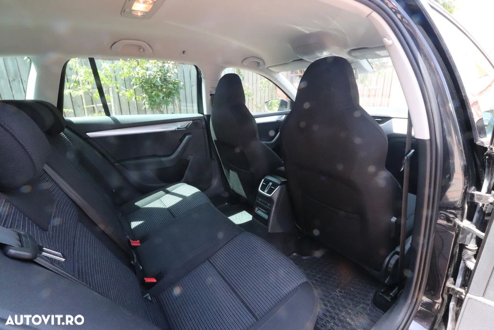 Skoda Octavia 2.0 TDI (Green tec) DSG Style - 14
