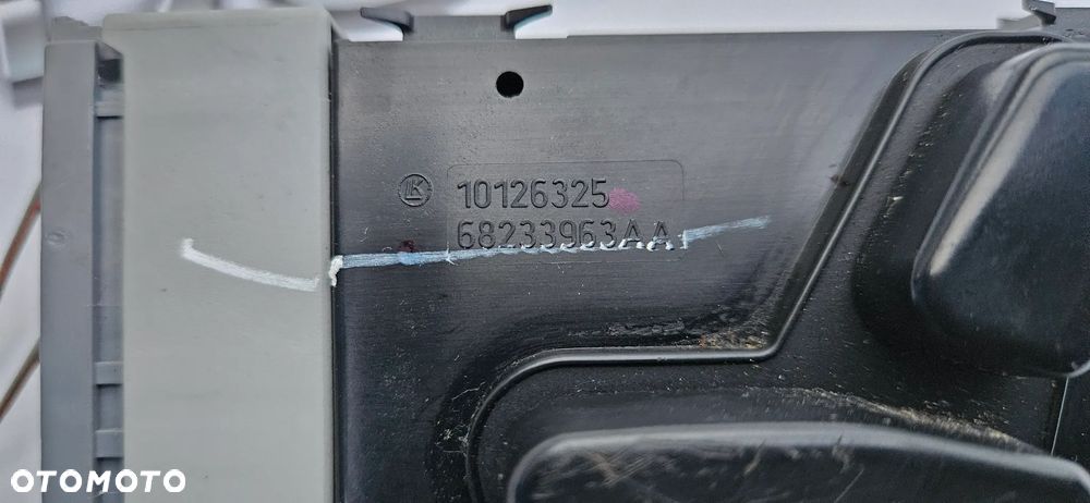 Chrysler Pacifica 2016- panel sterowania fotela lewy kierowcy przełącznik fotela kierowcy 68233963AA - 5