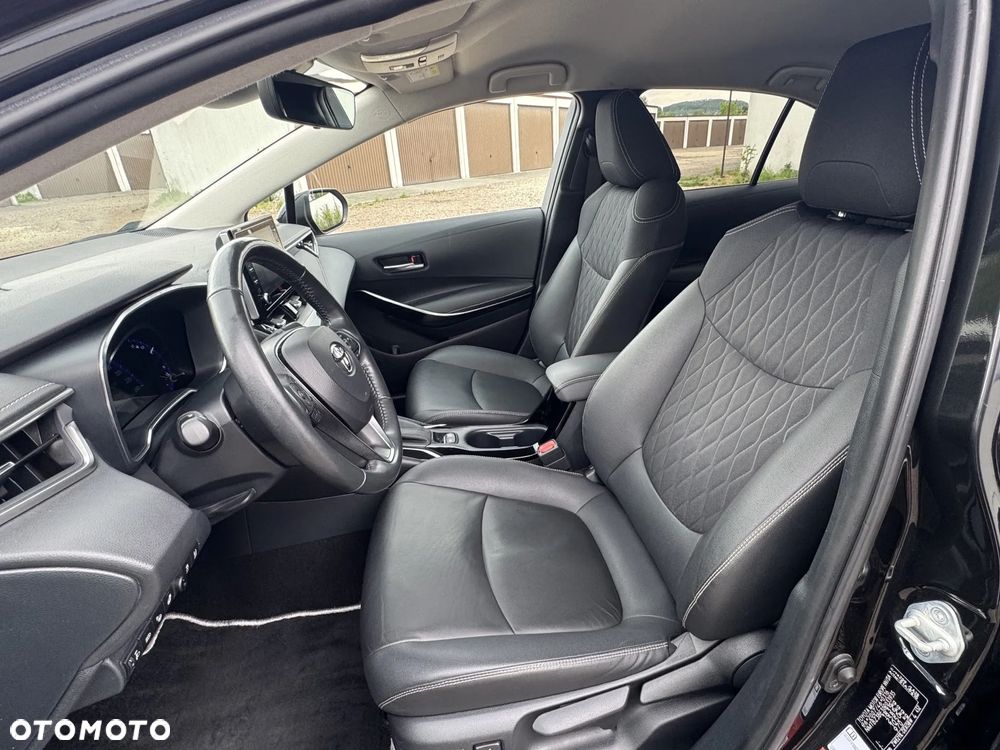 Toyota Corolla 1.8 Hybrid Executive - 18