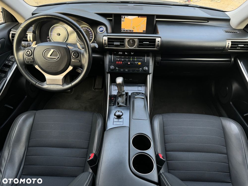 Lexus IS 300h Comfort - 3