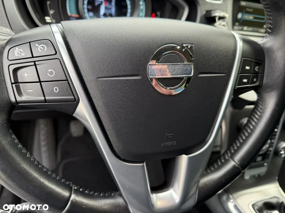 Volvo V40 T3 Momentum - 22