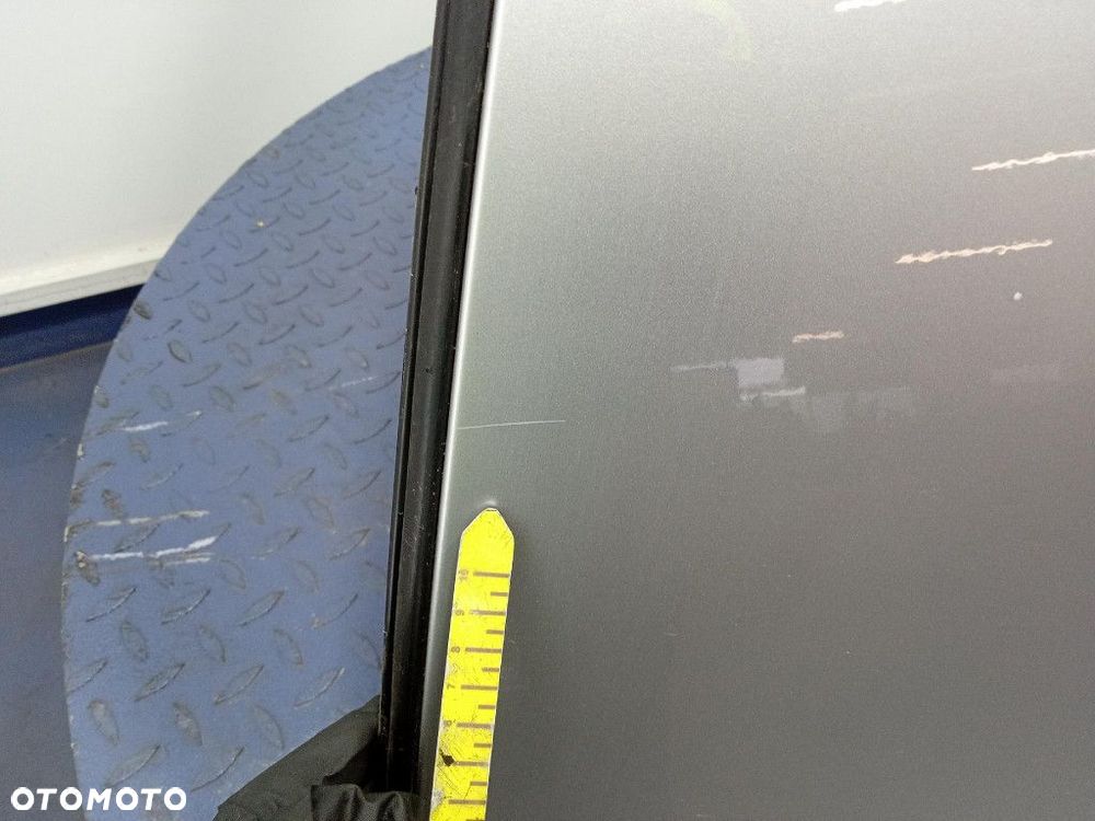 VOLVO V40 II LIFT 16- DRZWI TYŁ LEWE  711 BRIGHT SILVER - 7