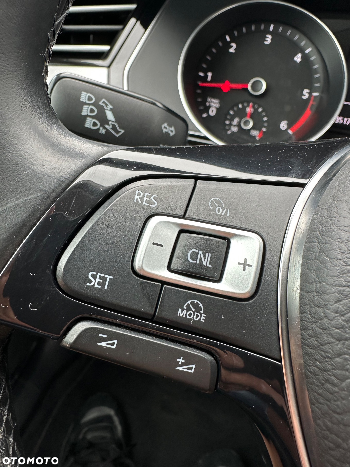 Volkswagen Passat 1.6 TDI BMT Comfortline - 14