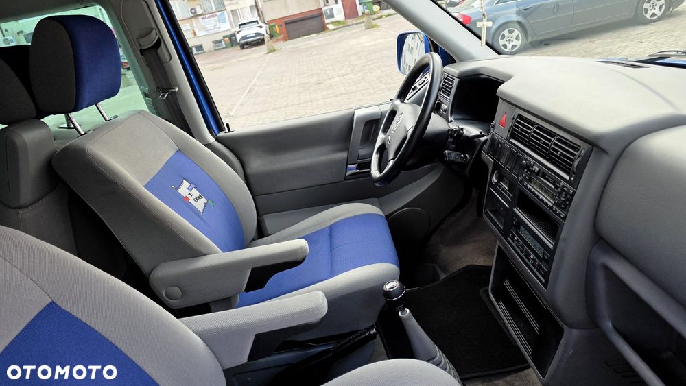 Volkswagen Multivan - 29
