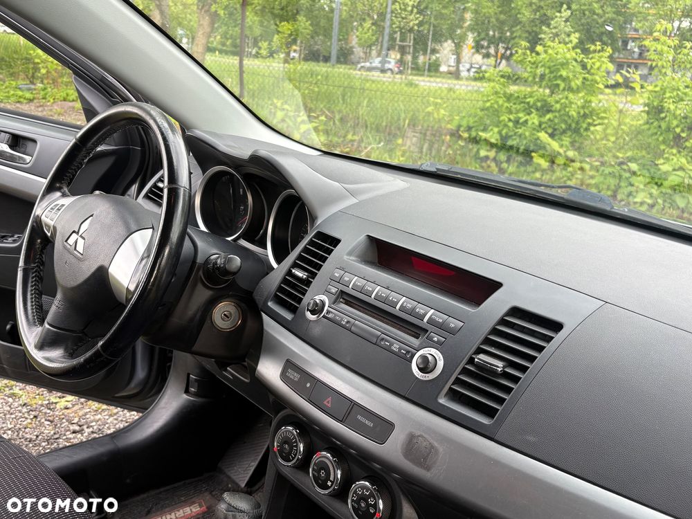 Mitsubishi Lancer 1.6 Invite - 13