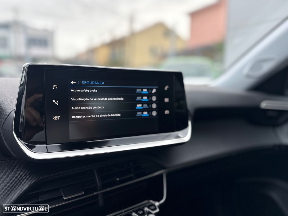 Peugeot 2008 1.2 PureTech Active Pack EAT8 - 11