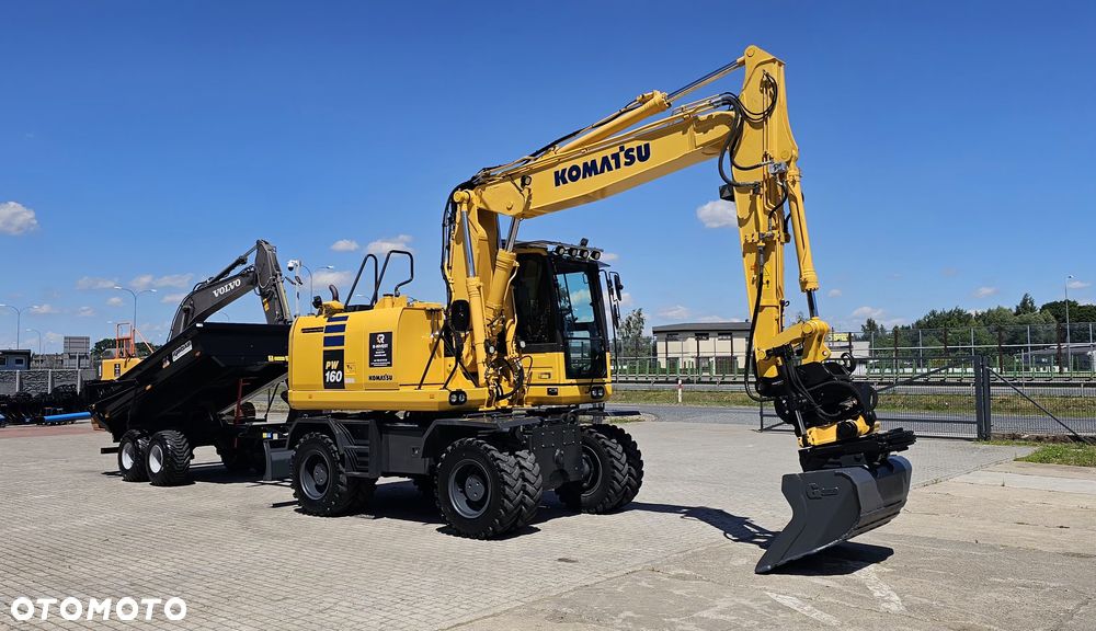 Komatsu PW160-10 ( PW 160, 148) głowica Engcon Rototilt szczypce przyczepa BIGAB BT-8 - 6