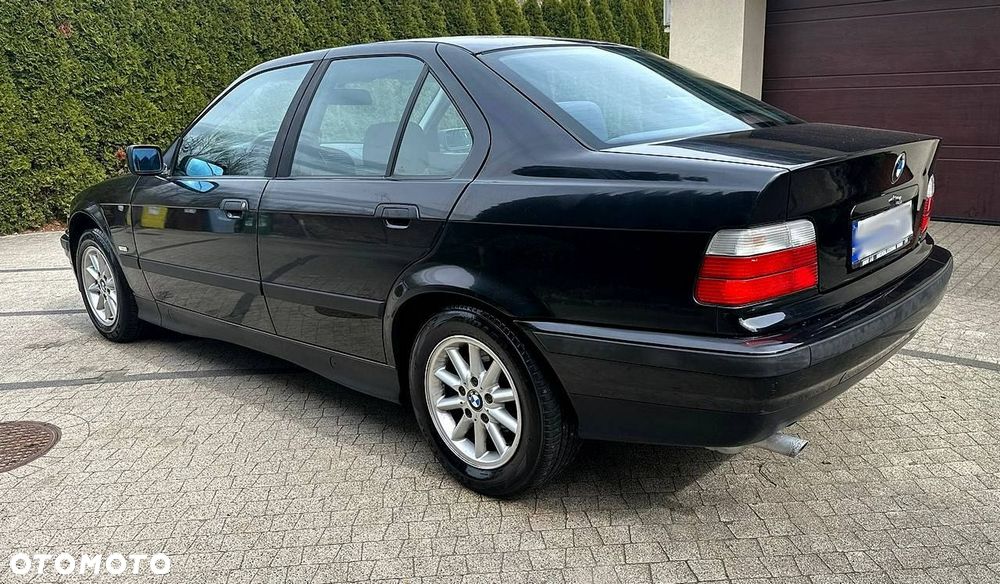 BMW Seria 3 318i - 8