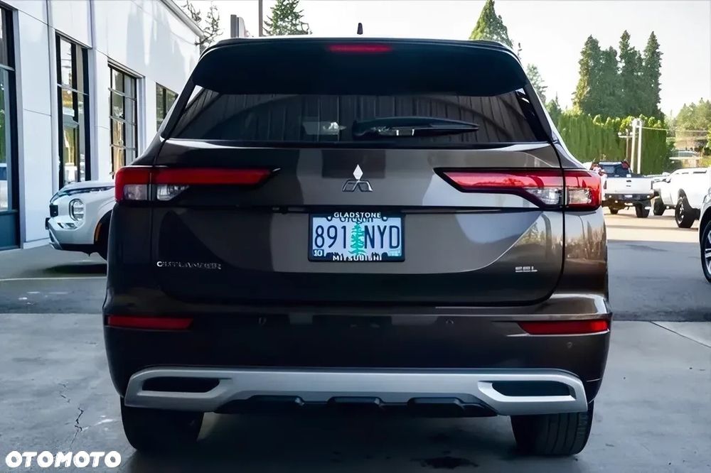 Mitsubishi Outlander - 5
