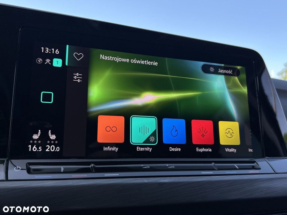Volkswagen Golf 1.5 eTSI EVO Style DSG - 30