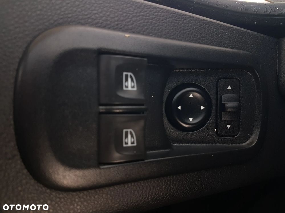 Renault MASTER KONTENER 8EP 4,22x2,23x2,23 KLIMA MANUAL KRAJOWY 6-BIEGÓW - 9
