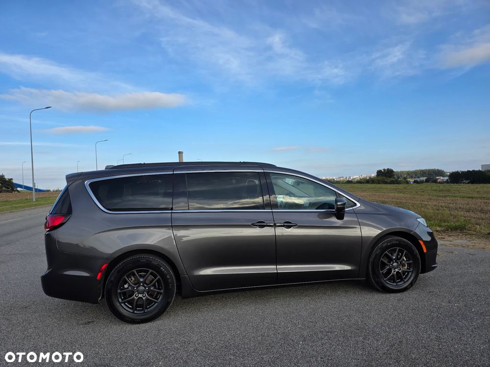 Chrysler Pacifica - 35